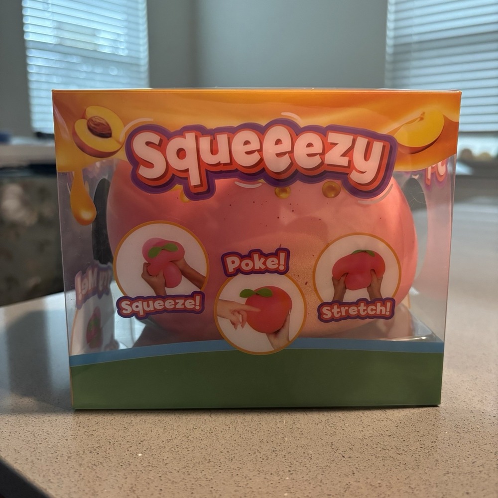 Viral Squeeezy Peach Squishy Toy | Jumbo Brand New in Box🍑